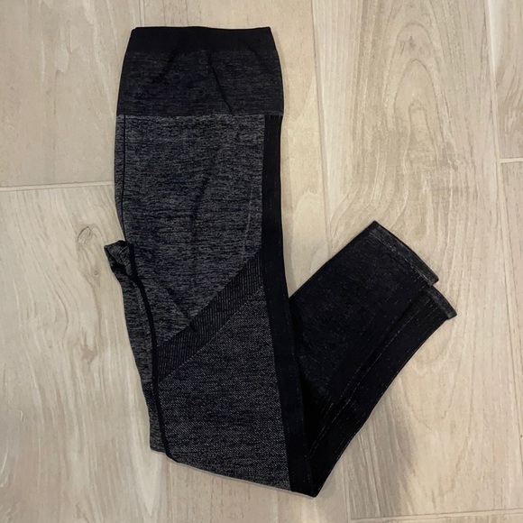 Fabletics Mid Rise Leggings - Picture 1 of 4